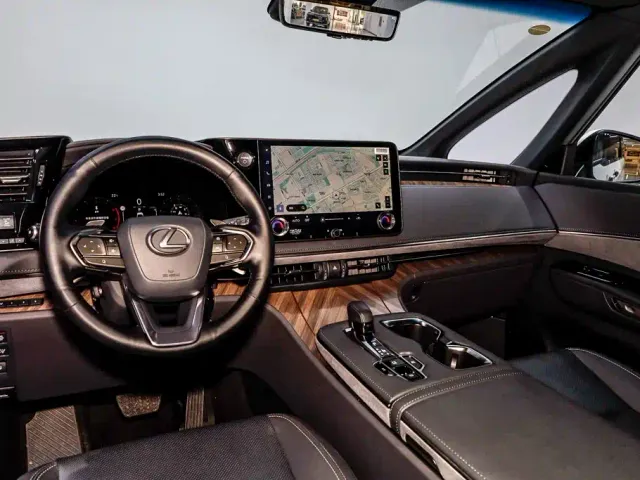 Lexus LM — Фото автомобиля 23
