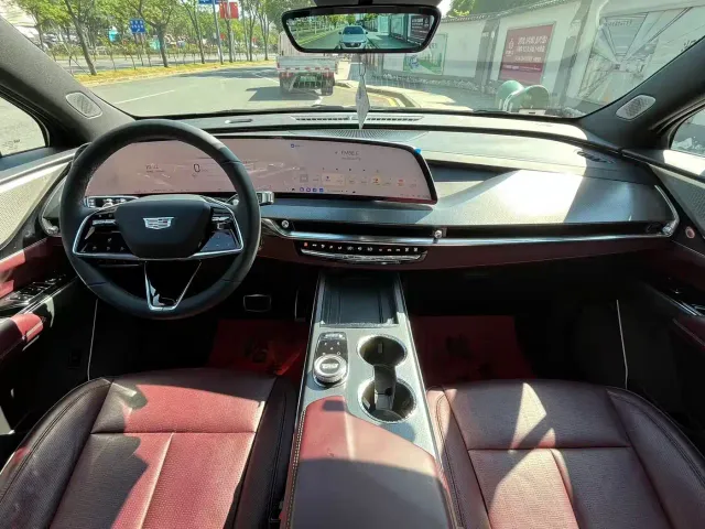 Cadillac XT5 — Фото автомобиля 7