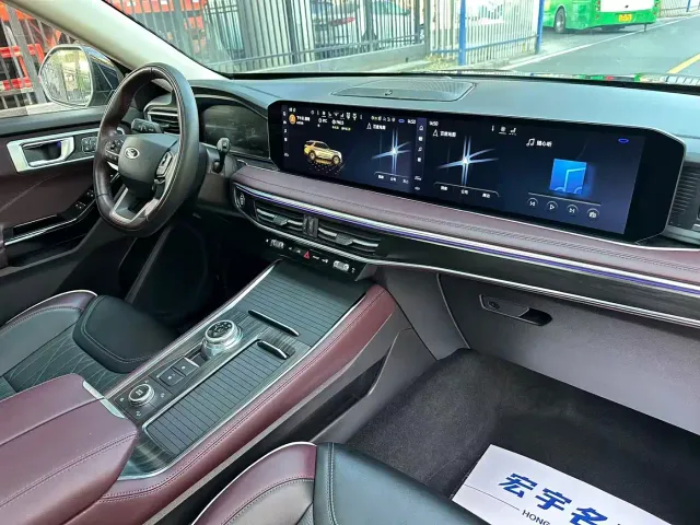 Ford Explorer — Фото автомобиля 7