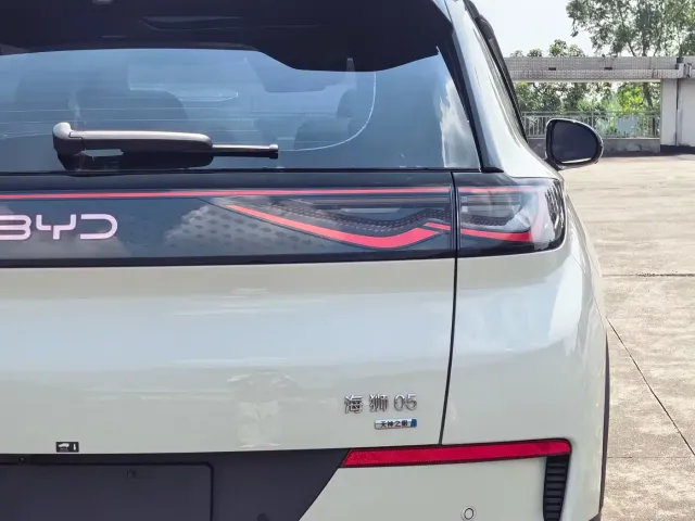BYD Sealion 05 EV — Фото автомобиля 10