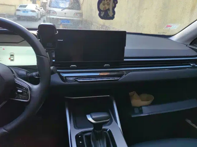 Geely Emgrand — Фото автомобиля 13