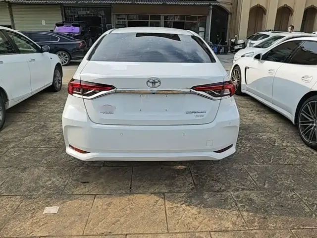 Toyota Corolla — Фото автомобиля 5