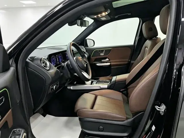 Mercedes-Benz EQB — Фото автомобиля 3