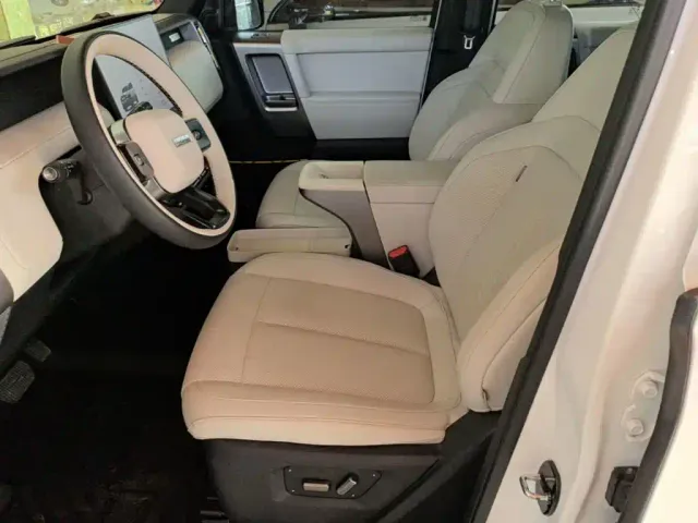 iCAR V23 — Фото автомобиля 14