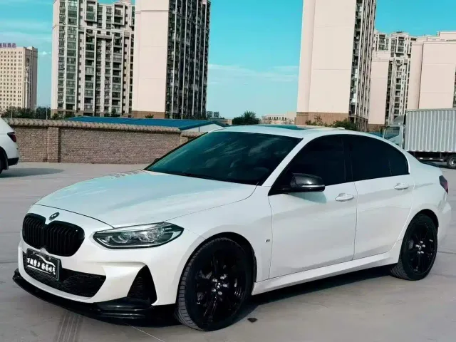 Фотография автомобиля — BMW 1 Series