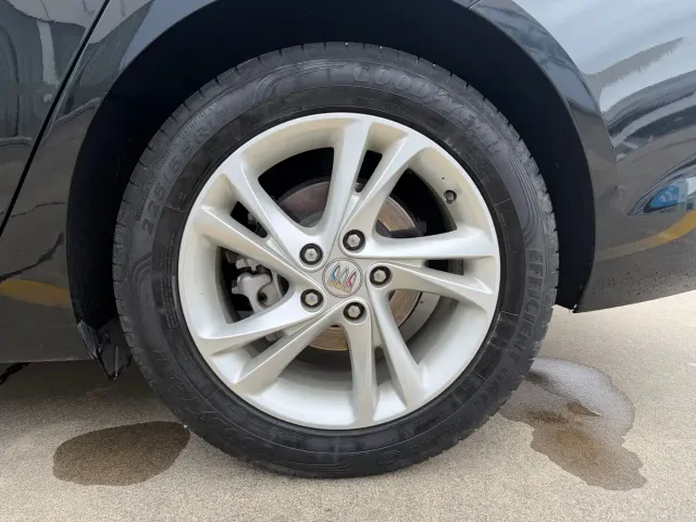Buick Regal — Фото автомобиля 15
