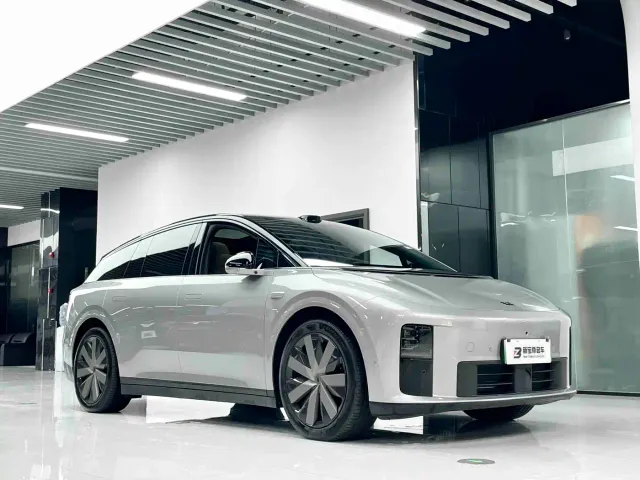 Li Auto i6 — Фото автомобиля 3