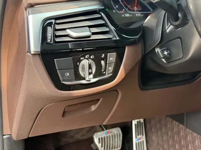 BMW 5 Series — Фото автомобиля 22