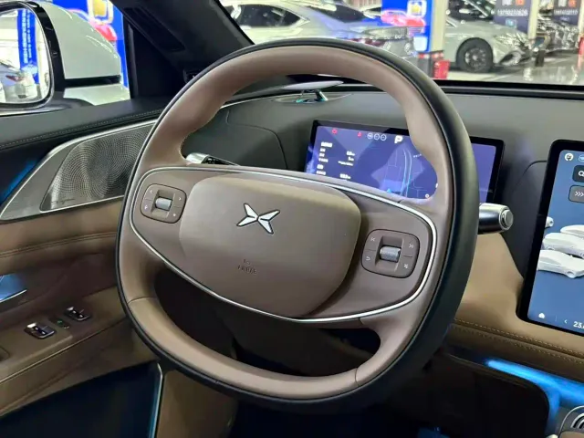Xpeng G9 — Фото автомобиля 10