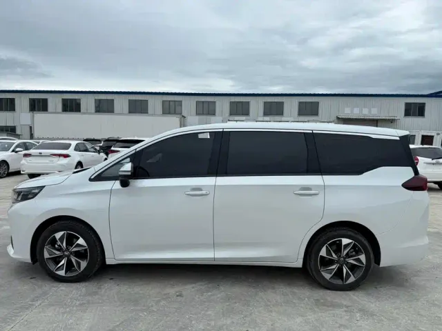 GAC Trumpchi M6 — Фото автомобиля 10