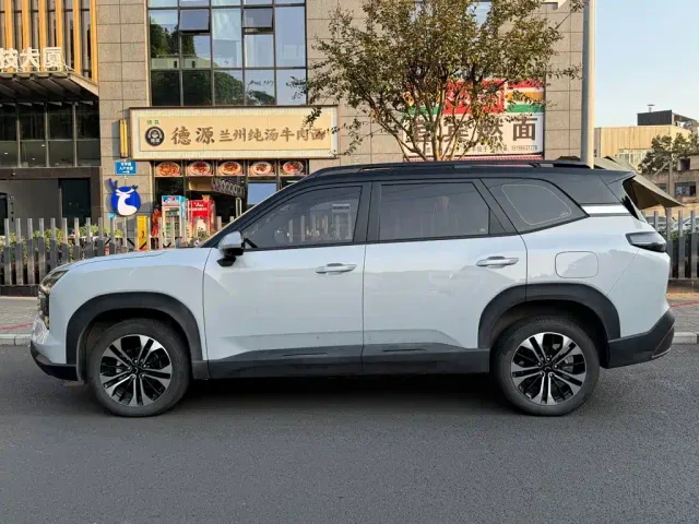 Wuling Starlight 560 — Фото автомобиля 3