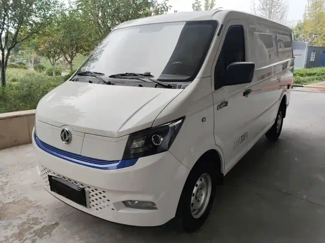 Фотография автомобиля — Dongfeng Yufeng EM27