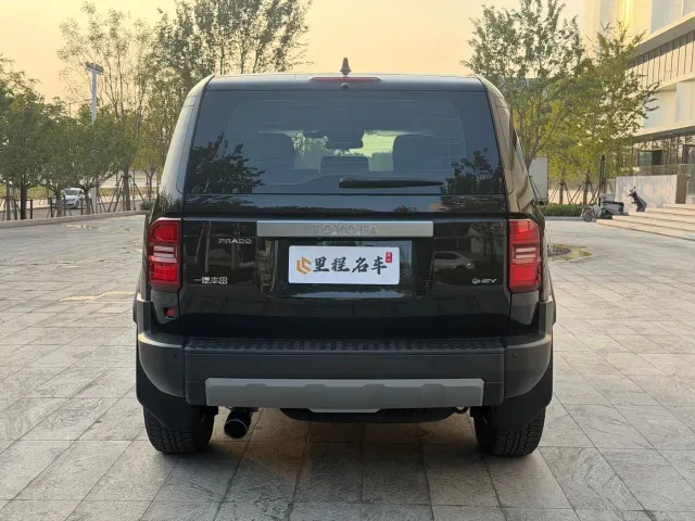 Toyota Prado — Фото автомобиля 6
