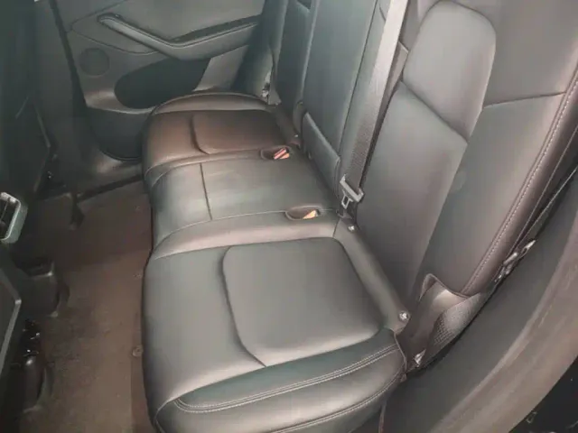 Tesla Model Y — Фото автомобиля 16
