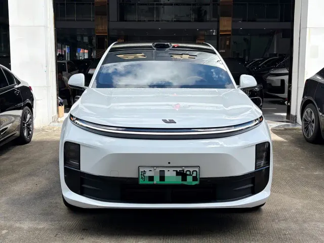 Li Auto L6 — Фото автомобиля 2