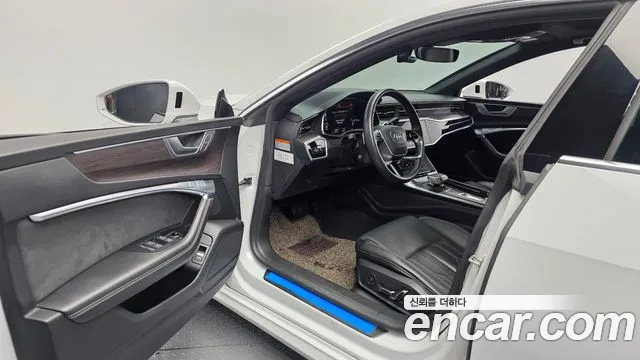Audi A7 4K — Фото автомобиля 10