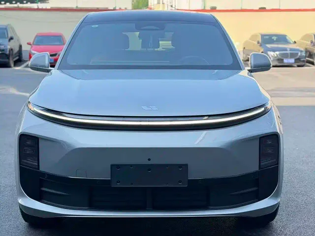 Li Auto L6 — Фото автомобиля 2
