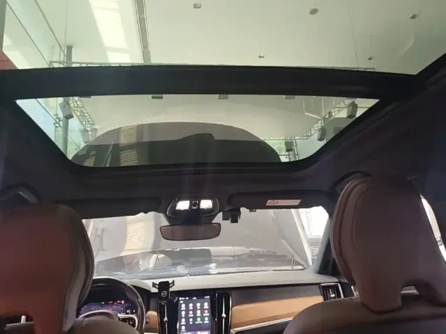 Volvo S90 — Фото автомобиля 17