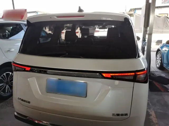 Wuling Jiachen — Фото автомобиля 5
