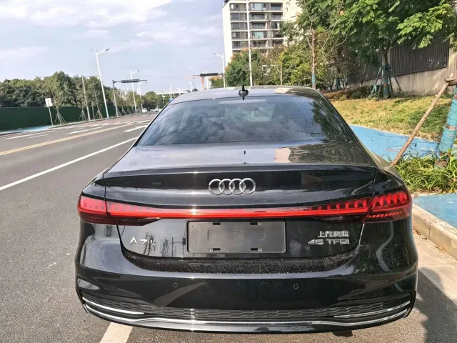 Audi A7L — Фото автомобиля 4
