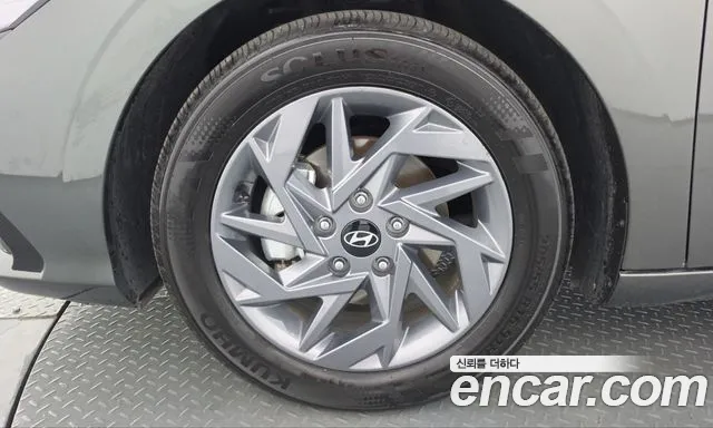 Hyundai Avante CN7 — Фото автомобиля 5
