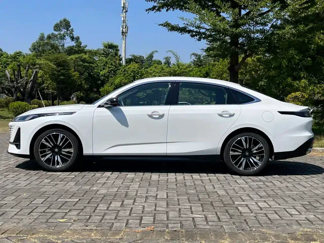 Changan Eado — Фото автомобиля 7