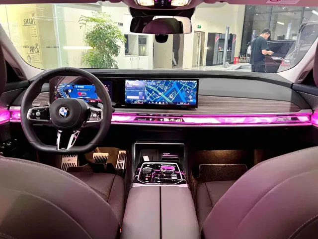 BMW 7 Series — Фото автомобиля 8