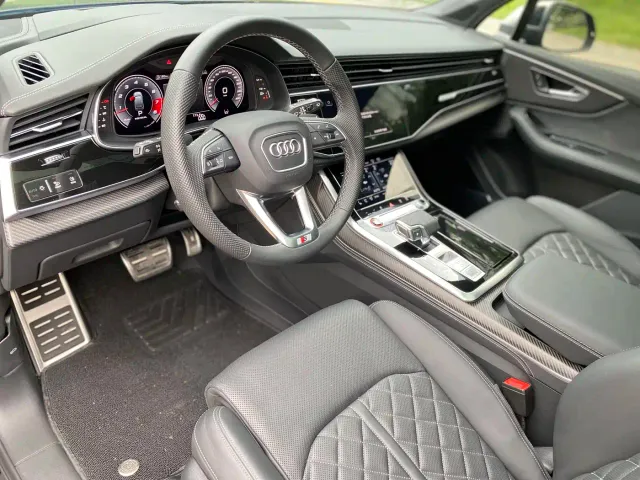 Audi SQ7 — Фото автомобиля 13