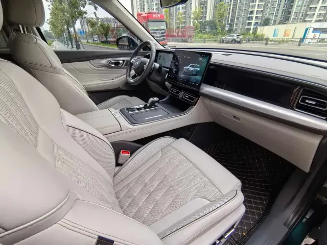 GAC Trumpchi GS8 — Фото автомобиля 9