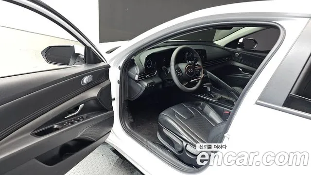 Hyundai AVANTE Avante (CN7) — Фото автомобиля 10