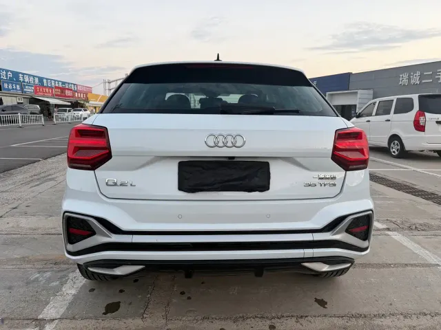 Audi Q2L — Фото автомобиля 6