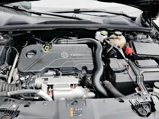 Buick Regal — Фото автомобиля 8