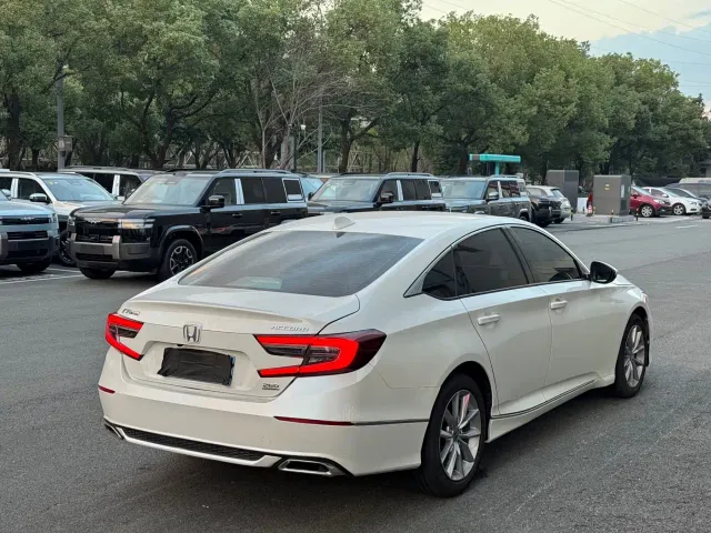 Honda Accord — Фото автомобиля 16