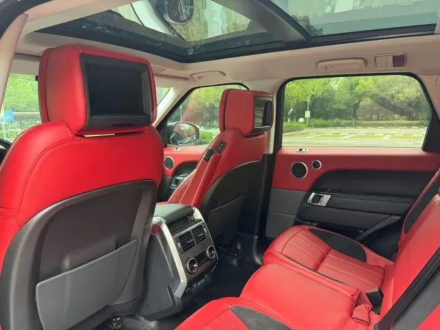 Land Rover Range Rover Sport — Фото автомобиля 6