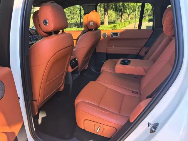 Li Auto L6 — Фото автомобиля 12