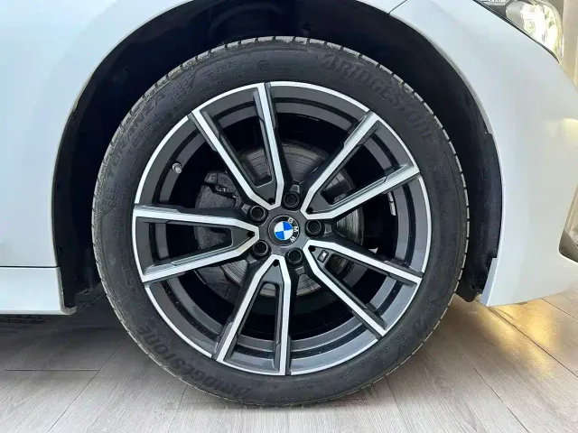BMW 3 Series — Фото автомобиля 9