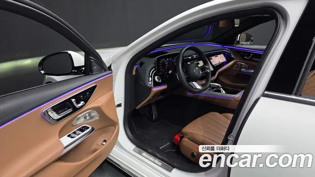 Mercedes-Benz E-Class — Фото автомобиля 15
