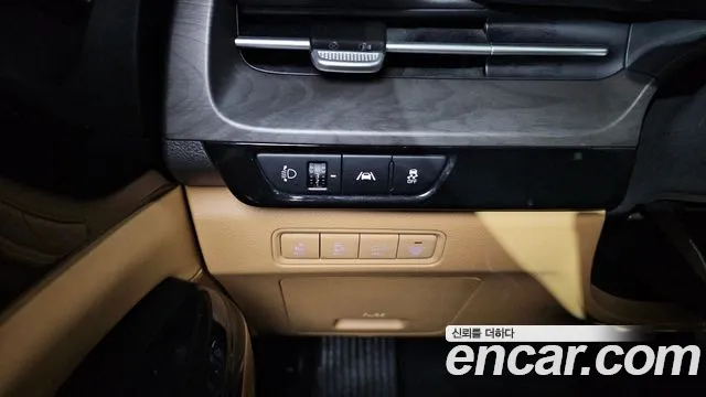 Kia Carnival Generation 4 — Фото автомобиля 22