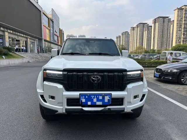 Фотография автомобиля — Toyota Prado