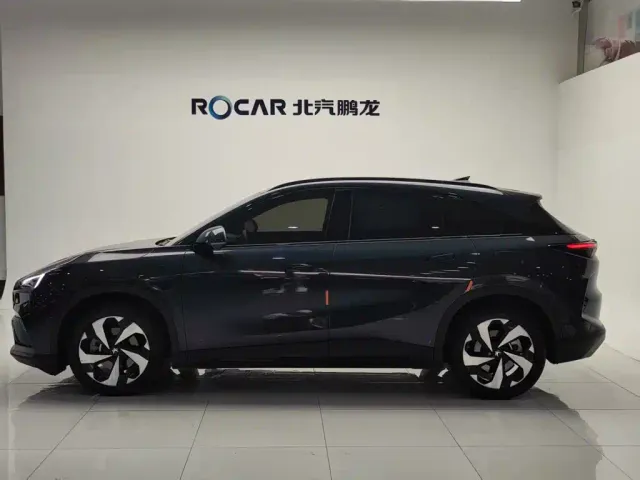 Arcfox Alpha T5 — Фото автомобиля 3