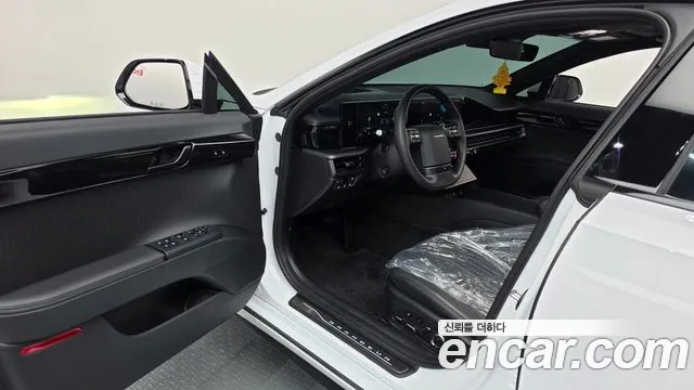 Hyundai Grandeur GN7 — Фото автомобиля 9