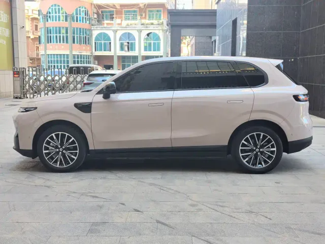 Leapmotor B10 — Фото автомобиля 2