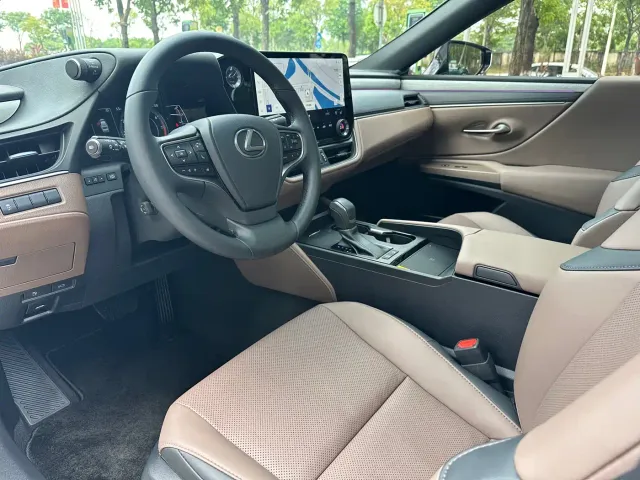 Lexus ES — Фото автомобиля 5