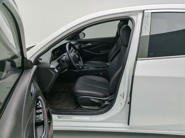 Buick Verano — Фото автомобиля 10