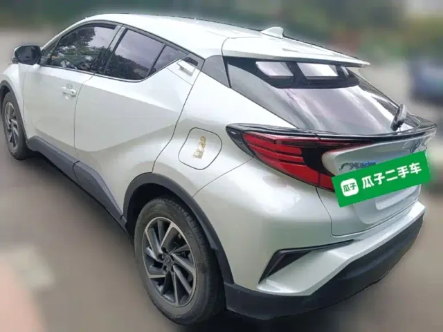 Toyota C-HR — Фото автомобиля 4