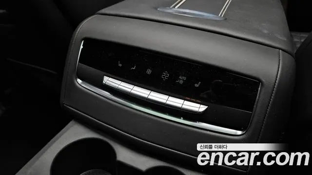 Cadillac Escalade Generation 5 — Фото автомобиля 19