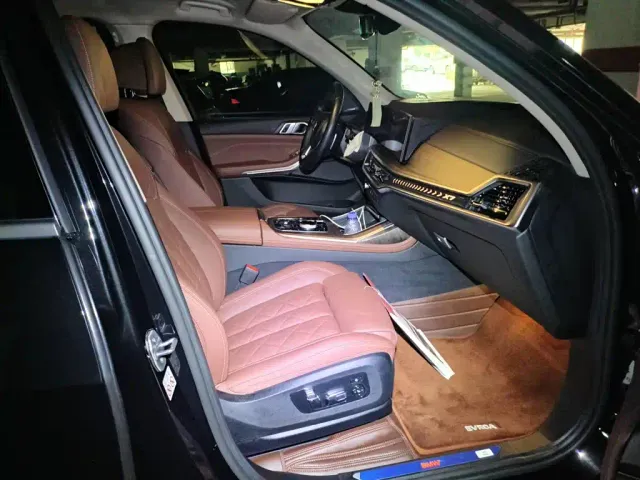 BMW X7 — Фото автомобиля 4