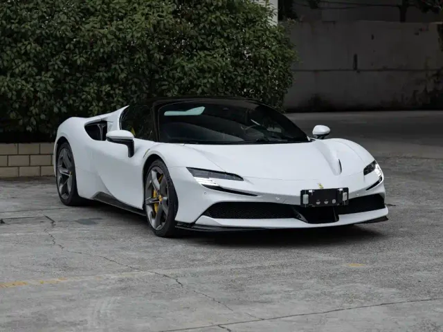 Ferrari SF90 — Фото автомобиля 3