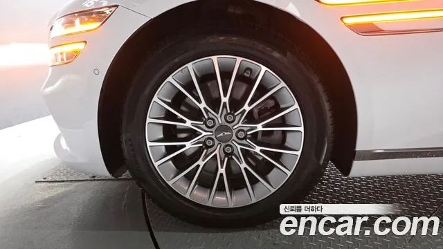 Genesis G80 Бензин 2.5 турбо AWD — Фото автомобиля 4