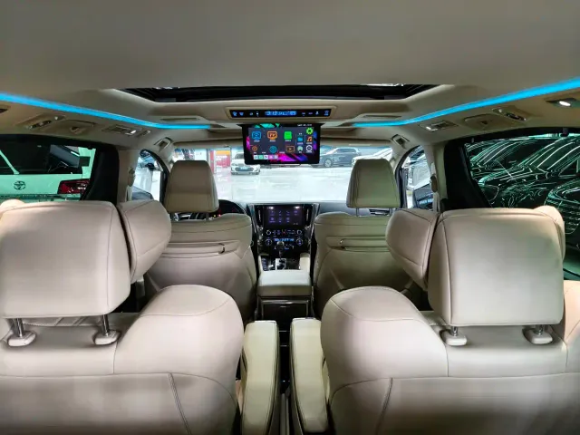 Toyota Alphard — Фото автомобиля 9